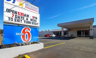 Motel 6 Alma, AR