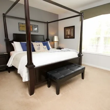 Lake View Paradise 3 Bedroom Condo by Redawning