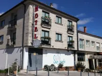 Hotel San Jacobo Отели рядом с достопримечательностью «Холм Монте-до-Госо»