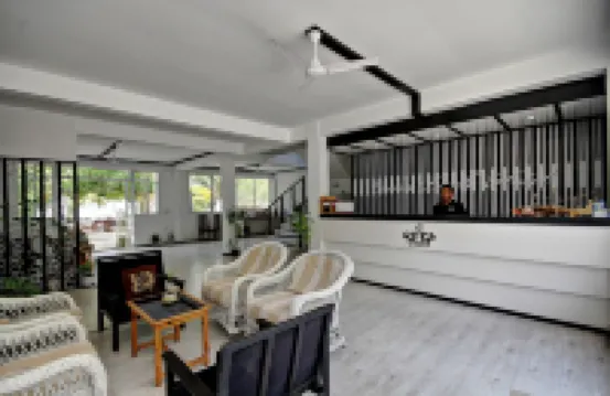 Crown Beach Hotel-Private Bikini Beach