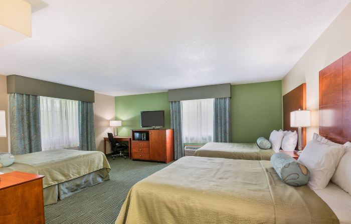 AmericInn by Wyndham des Moines Airport