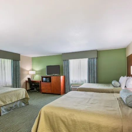 AmericInn by Wyndham des Moines Airport