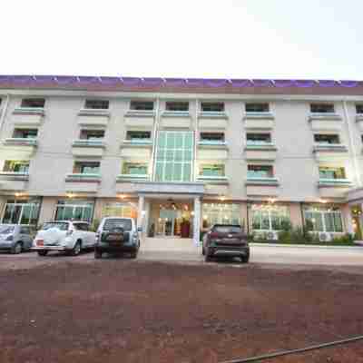 Adamaoua Grand Hotel Hotel Exterior