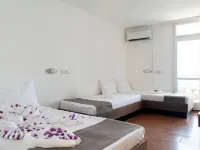 Beach Hotel Hotele w: Drasnice