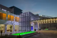 King Evelthon Beach Hotel & Resort Hotels in Chlórakas