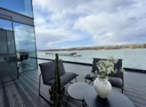 Modernes Apartment Mit Wunderschonem Rheinblick