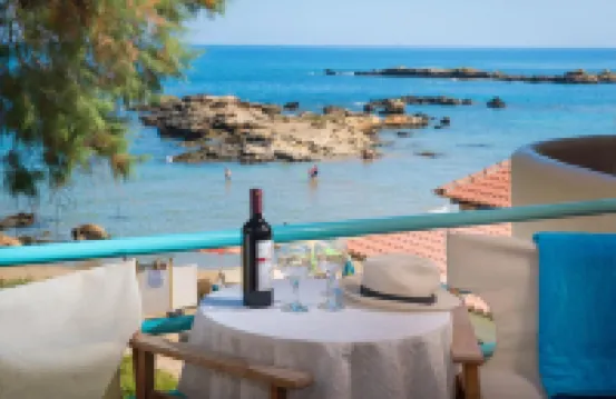 Seafalios-Beach Front Apt