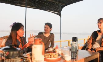 Living Irrawaddy Dolphin Project