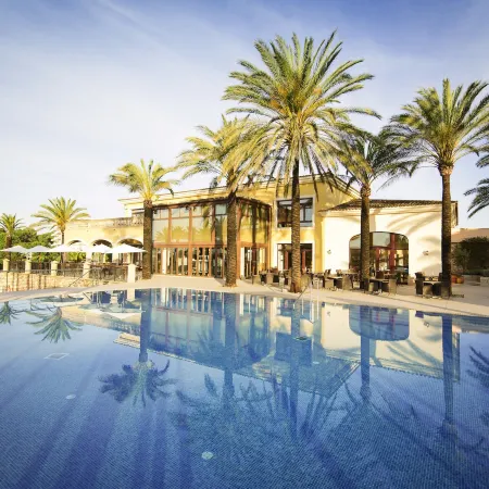 Robinson Cala Serena