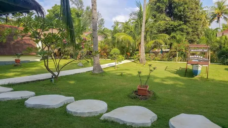 Salili Bungalow Отели рядом с достопримечательностью «Slow Spa»