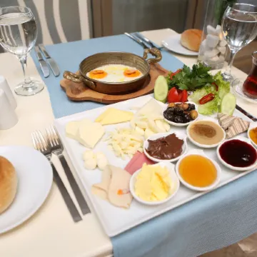 Grand Nora Hotel