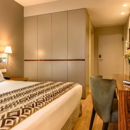 Dorma Almada Porto