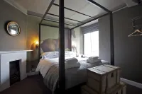 The Kings Arms Hotels in Wotton-under-Edge