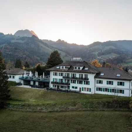 Hôtel de Gruyères Отели рядом с достопримечательностью «La Maison du Gruyère a Pringy»