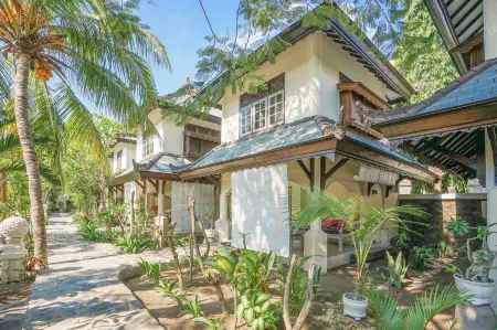 Martas Hotel Отели рядом с достопримечательностью «Gili Trawangan Turtle Hatchery»