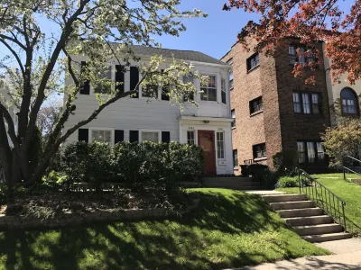 Beautiful Luxury Suite A Shorewood Home Hotel di 