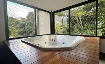 Mans o 6 Suites Riviera