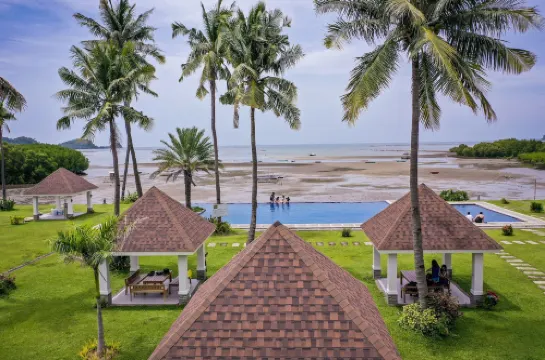 El Pueblo De Hermano by Cocotel Рядом с отелем Photos