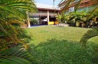 Lees Hotel - parking