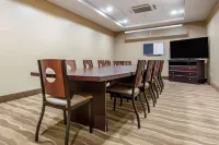 Comfort Inn & Suites Farmington - Victor Hotels in Victor