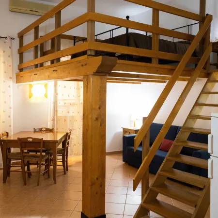 Hola Cathedral House