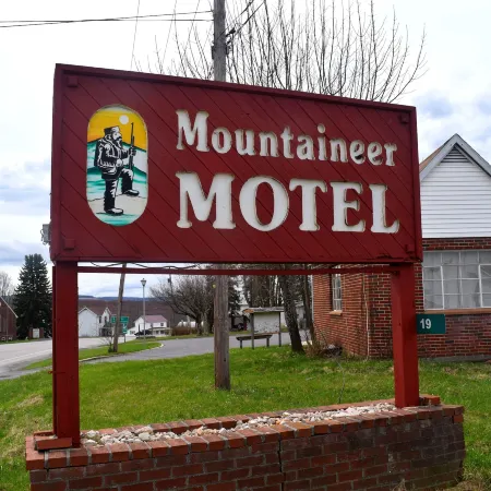 Mountaineer Motel Hotels in Union