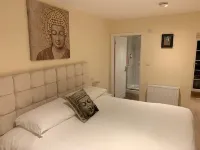 Fornham Guest House Các khách sạn ở Woking
