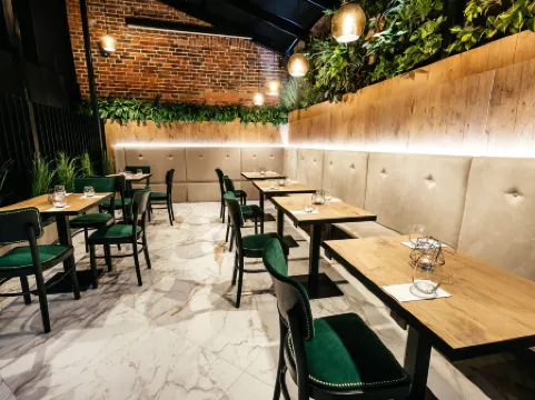 Hotel Wawel Queen Отели рядом с достопримечательностью «Костёл Андрея Первозванного»