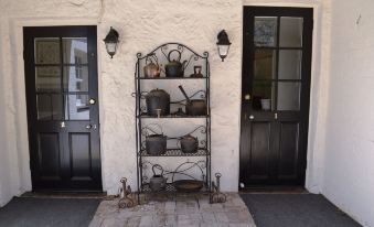 Lythgo's Row Colonial Cottages