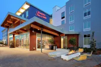 Hampton Inn & Suites San Diego Liberty Station Отели в г. Сан-Диего