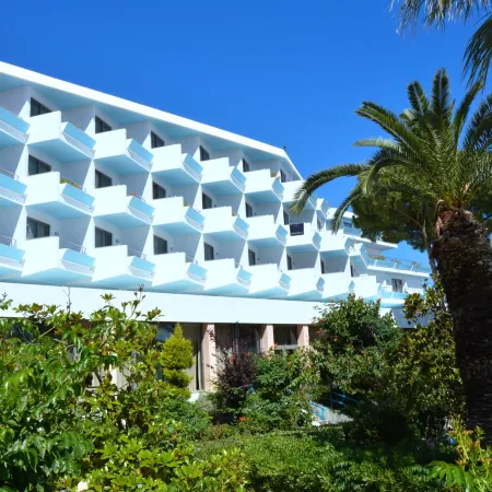 Blue Horizon Hotel Отели рядом с достопримечательностью «Гора Филеримос»