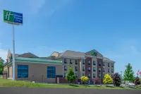 Holiday Inn Express & Suites NORTH EAST (ERIE I-90 EXIT 41) by IHG - parking