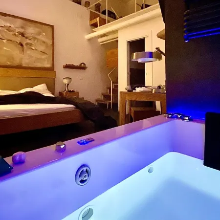 Aquarooms Luxury Suites