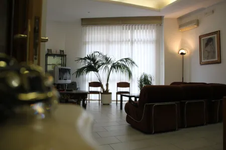 Hotel Europa Отели в г. Комизо