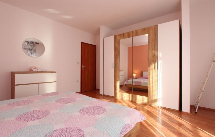 Rooms and Apartment Sanja