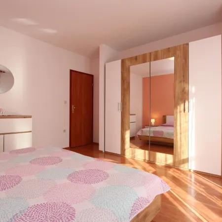 Rooms and Apartment Sanja