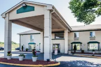 Quality Inn & Suites des Moines - Merle Hay Road Hôtels à : Urbandale