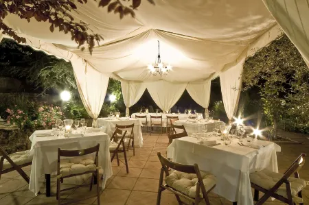 El Patio Hotel Отели в г. La Trinita