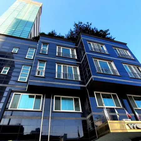 World Tourist Hotel Отели рядом с достопримечательностью «Авиа База Осен»