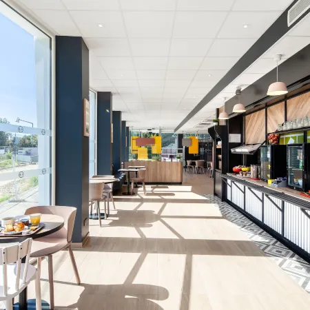 B&B Hotel Massy Gare TGV