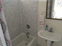 Hale-Hoola B & B