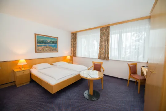 施蒂里亞公園酒店