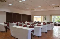 Paradies Hotel Express Hotels in Jarinu