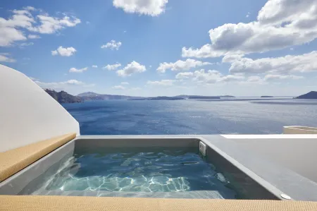 Allure Breeze Suites Отели рядом с достопримечательностью «Sigalas Winery»