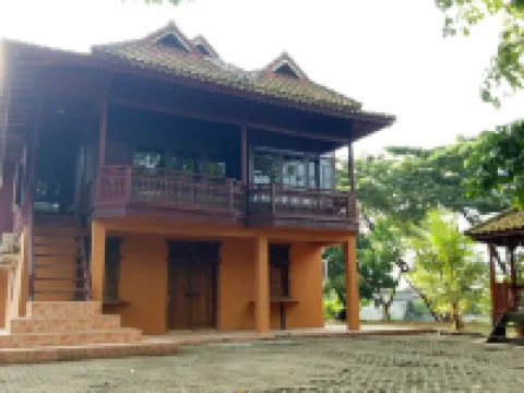 T-Rooms Homestay Bandara Hotels in Kebun Bunga