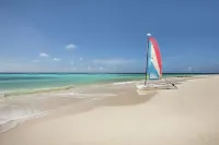 Luxury Collection at Sea Breeze Beach House by Ocean Hotels - إطلالة على البحر