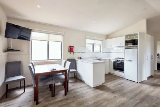 アングレシー ファミリー キャラバン パーク