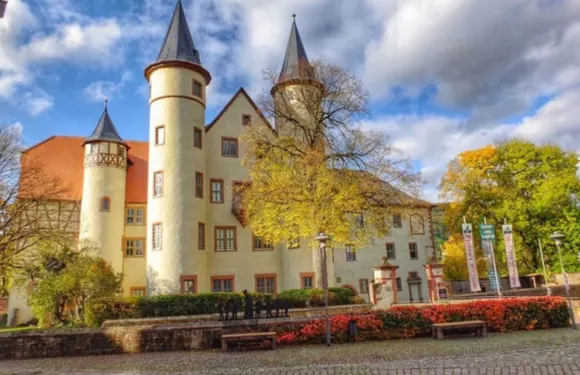 在紀念碑中的假日住宅