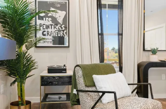 Bradford by AvantStay 10 Minutes to Downtown Отели рядом с достопримечательностью «Шоппинг-центр Юг Форест»