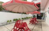RedDoorz near Tugu Coklat Pesawaran Lampung Hotel dekat Bandar Lampung Radin Inten II (TKG)